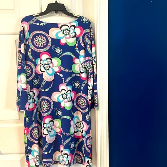 Women’s Melly M. Multi Color Floral Long Sleeve Nylon & Spandex Shift Dress - Picture 6 of 9